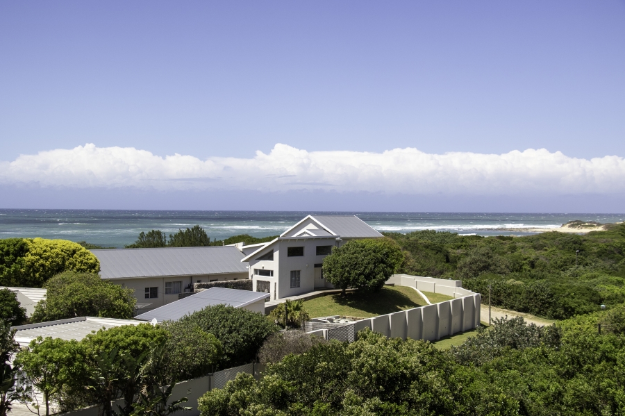 7 Bedroom Property for Sale in West Beach Eastern Cape